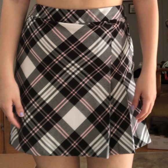 Plaid mini skirt - Picture 2 of 3